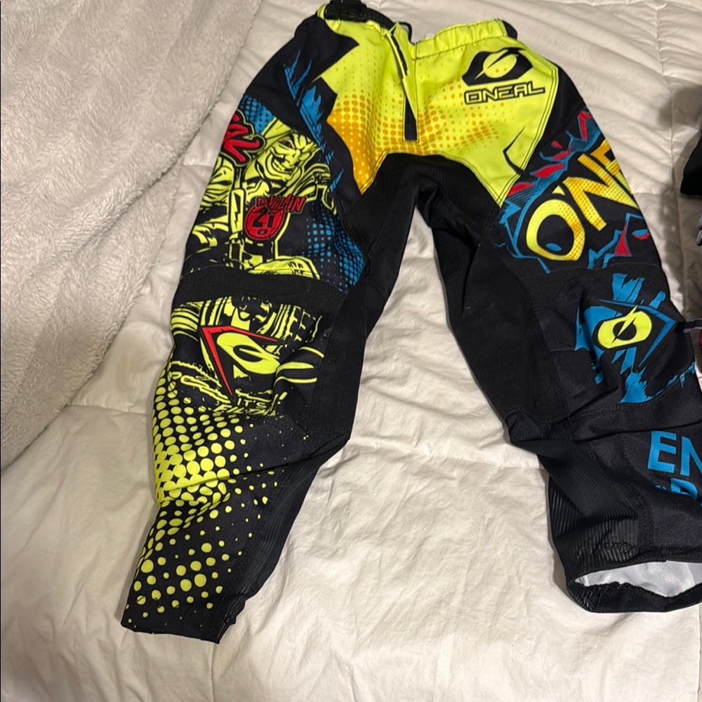 O'Neill Black and Yellow Casual Bottoms with Bold Design